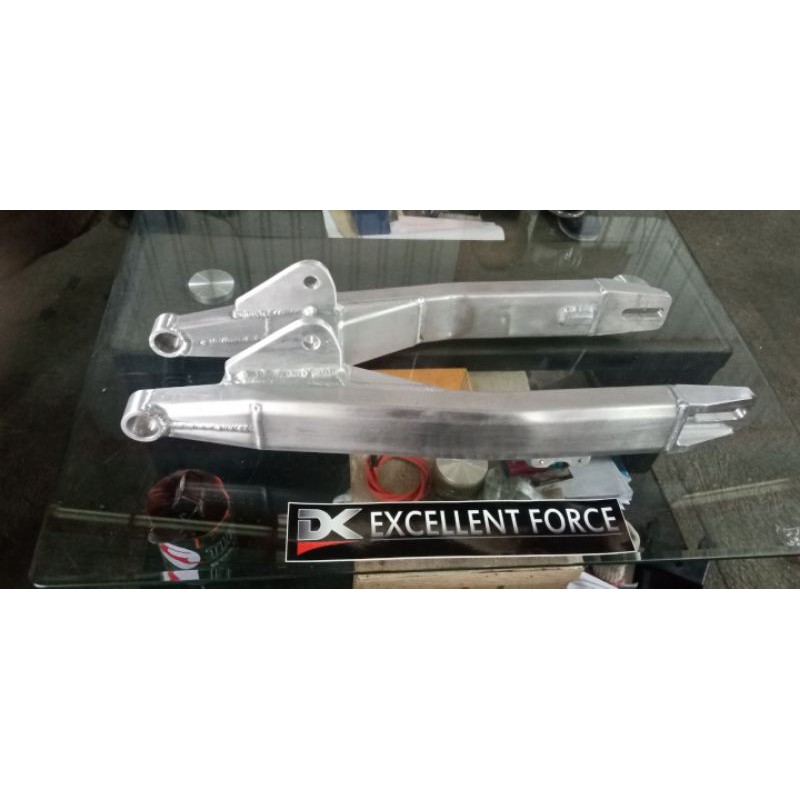 swing arm Suzuki TS 125