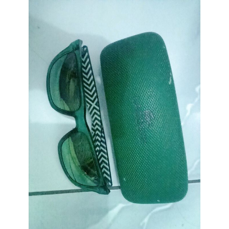 Preloved kacamata lacoste
