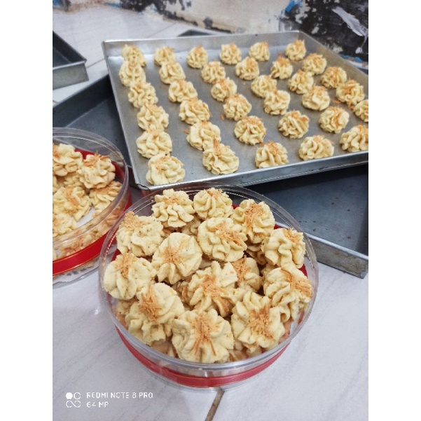 

KUE SAGU KEJU PREMIUM