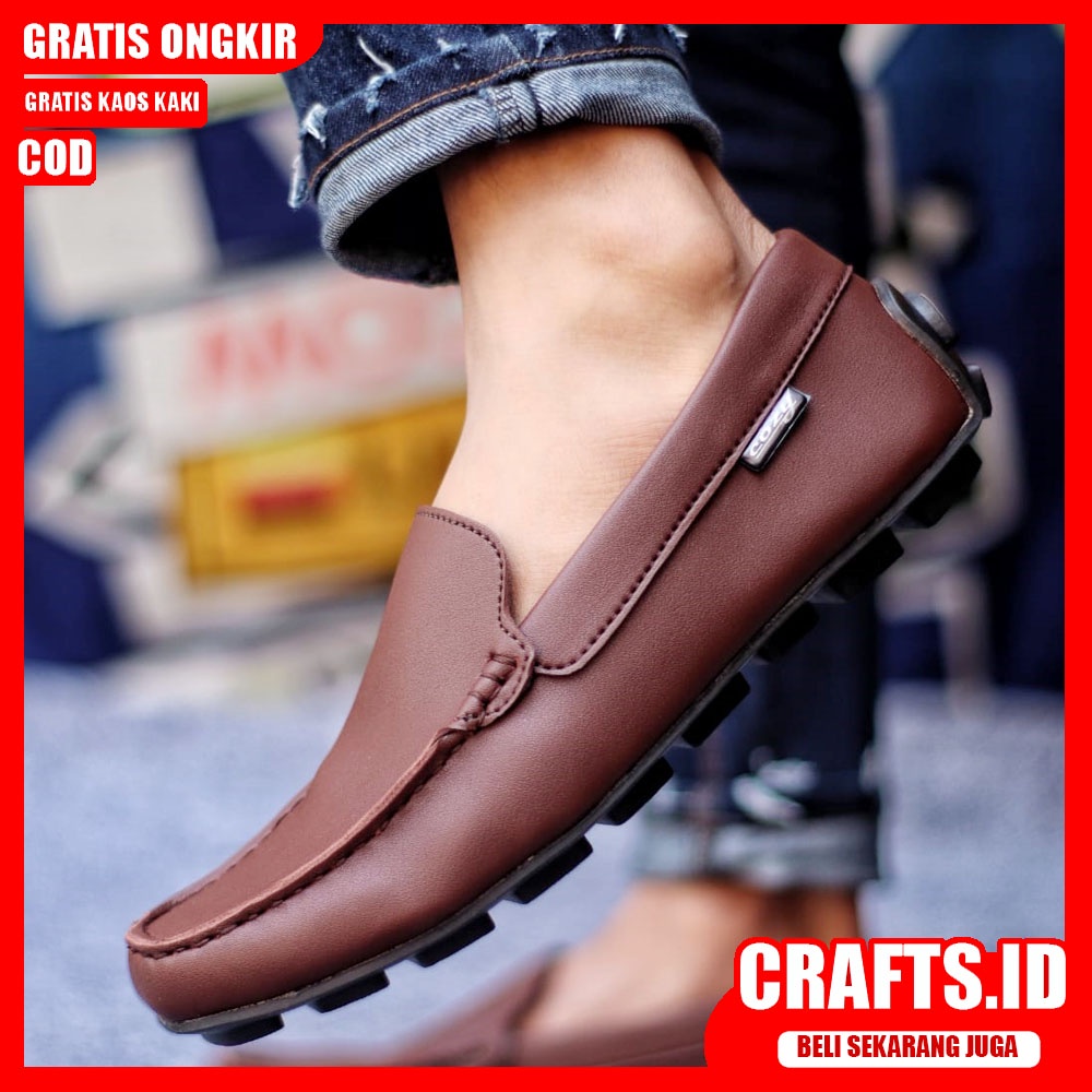 CRAFTS  Sepatu Pantofel Kerja Slip-On Hitam Pria