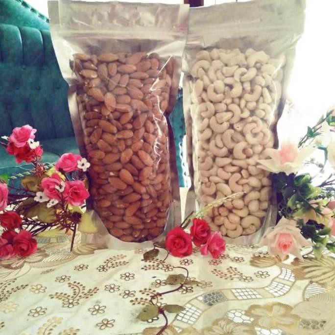 

Kacang Almond Panggang Kupas 500Gr 250Gr Mentarieka_Shop