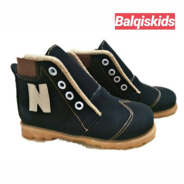 Sepatu boots anak laki laki