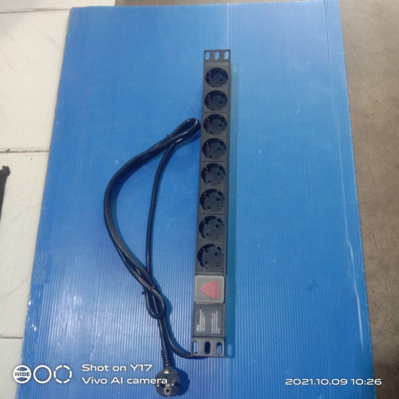 PDU 8 port/lubang