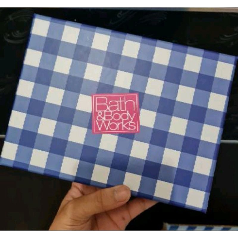 

Box Hampers / Box Giftset / Box Kado / Box Hadiah Medium / Travel Size Bath and Body Works