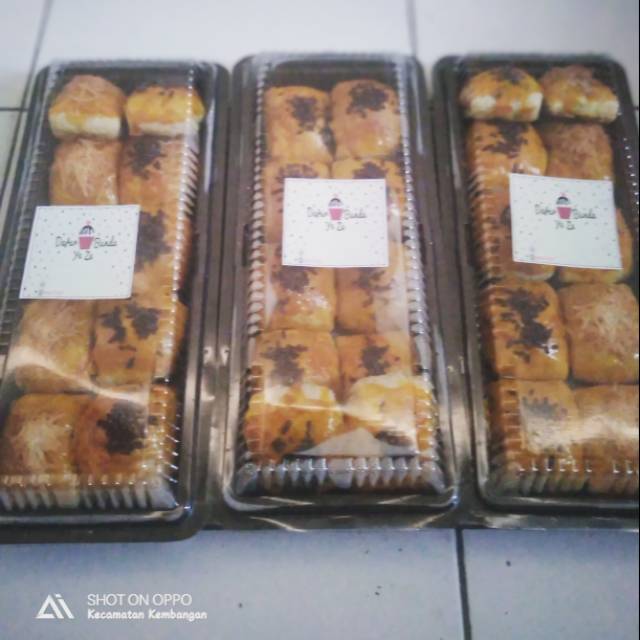 

Bolen pisang coklat keju