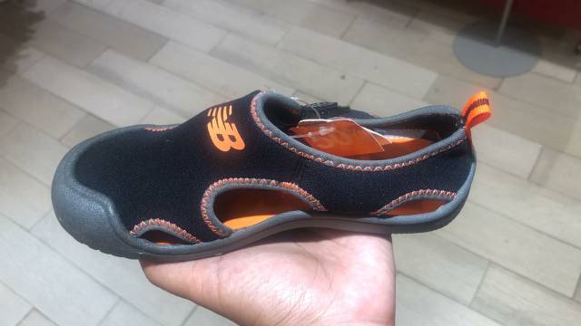 PRELOVED NEW BALANCE KIDS SLIP ON