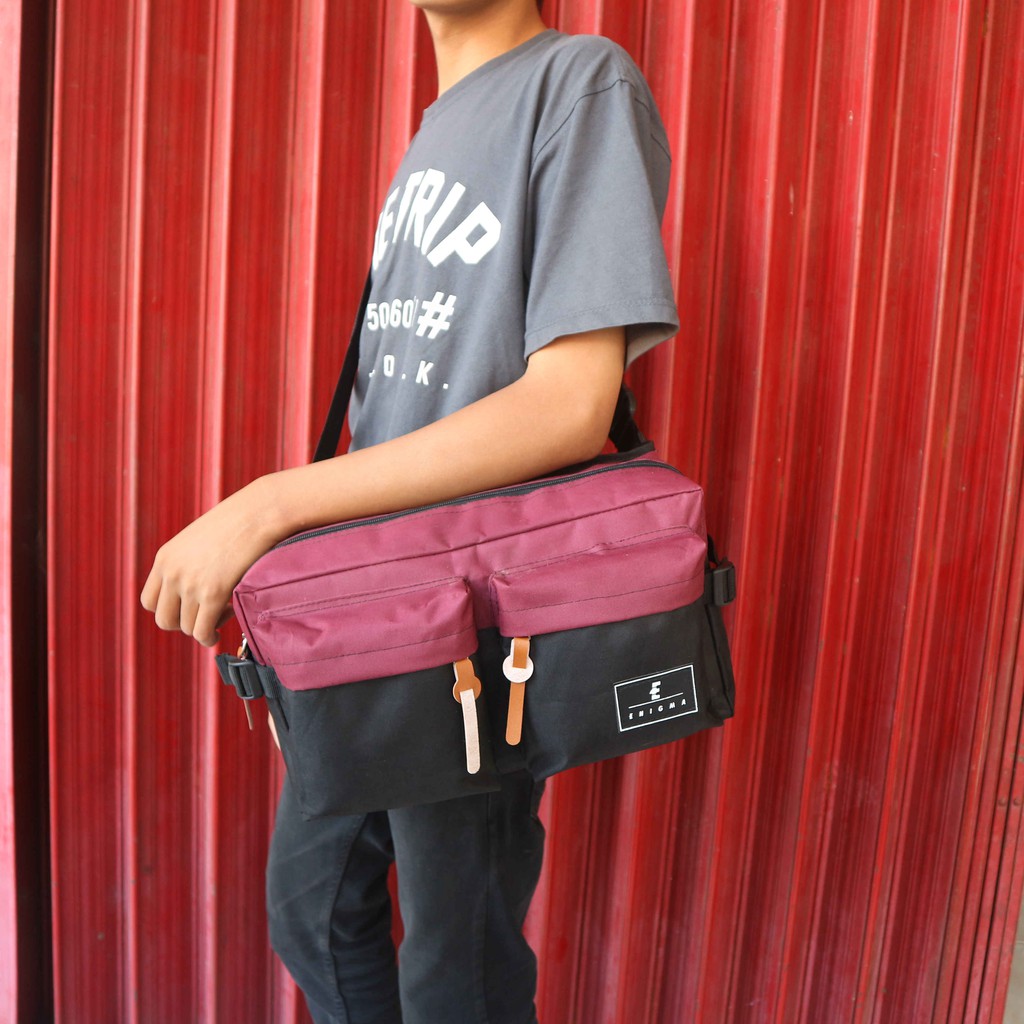 Tas Selempang Enigma Hitam Keren Slingbag Unisex Multifungsi Besar Tas Travelling Hangout Bagus