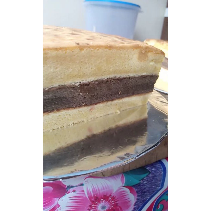 

Kue Lapis Surabaya Bisa Custom Ukuran Enak Lembut Halal Pakai Banyak Telur
