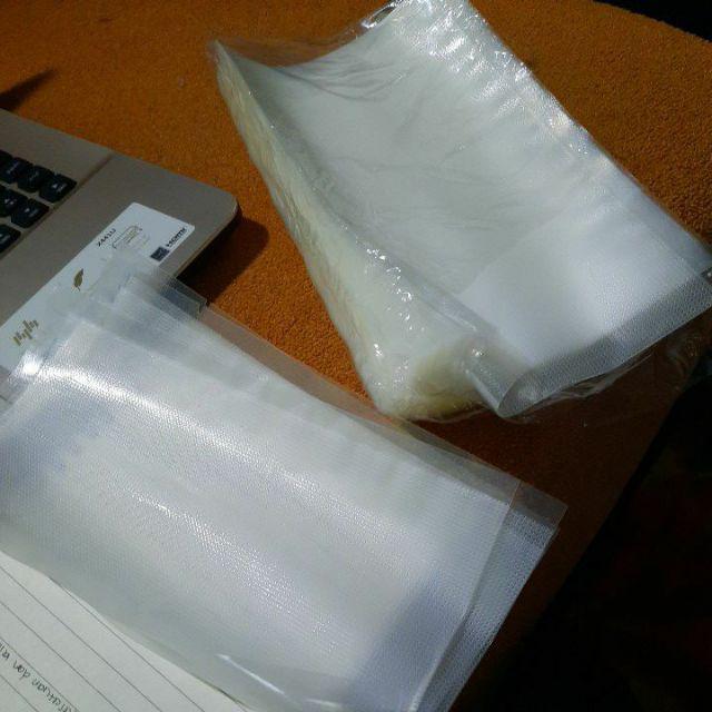 Plastik Vacuum Sealer Embos Plastic Bag Cut Off Size: 12x20 Cm 100 Lbr