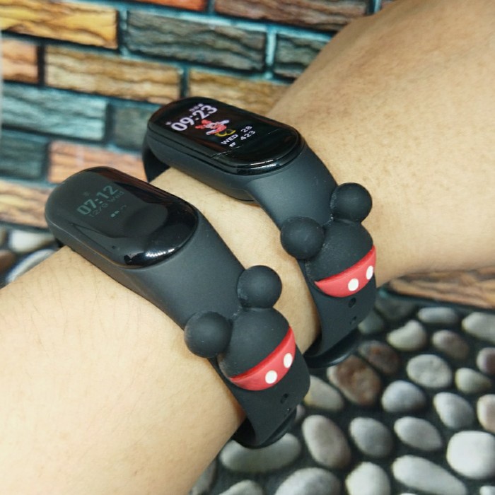 STRAP MI BAND 5 XIAOMI SMARTWATCH (BISA MI BAND 3 & 4) MICKEY BLACK - Mi Band 5/6