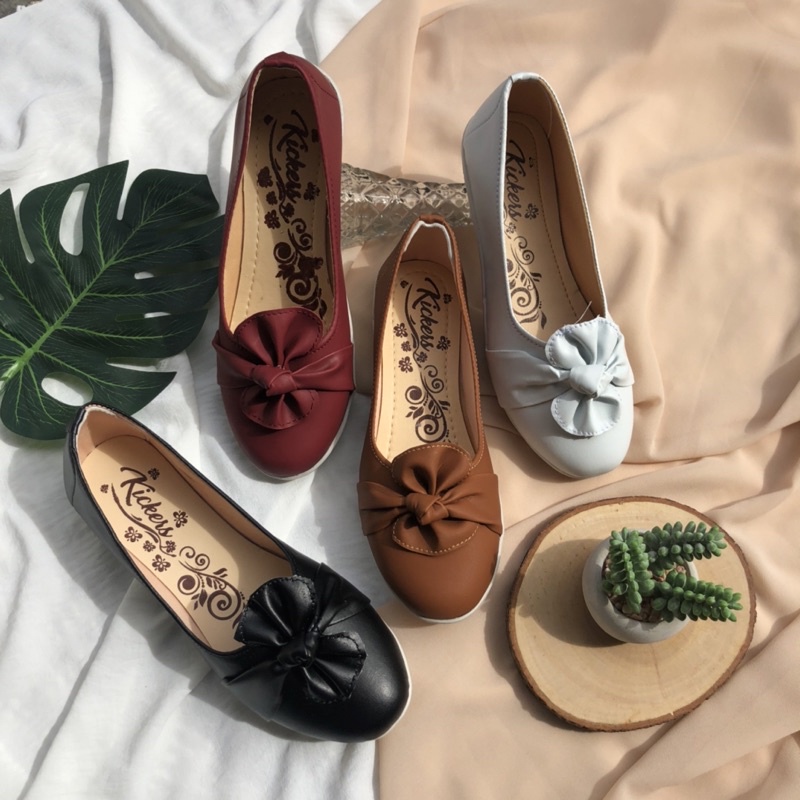 SEPATU BUNGA 1 Sepatu cewek slip on ballerina bunga termurah terlaris SEPATU BALET BUNGA WANITA TERBARU MODERN TERMURAH TERLARIS GRATIS ONGKIR RAMADHAN SALE PROMO GRATIS ONGKIR SELURUH INDONESIA SLOP FLATSHOES BUNGA CASUAL SEPATU KERJA MURAH