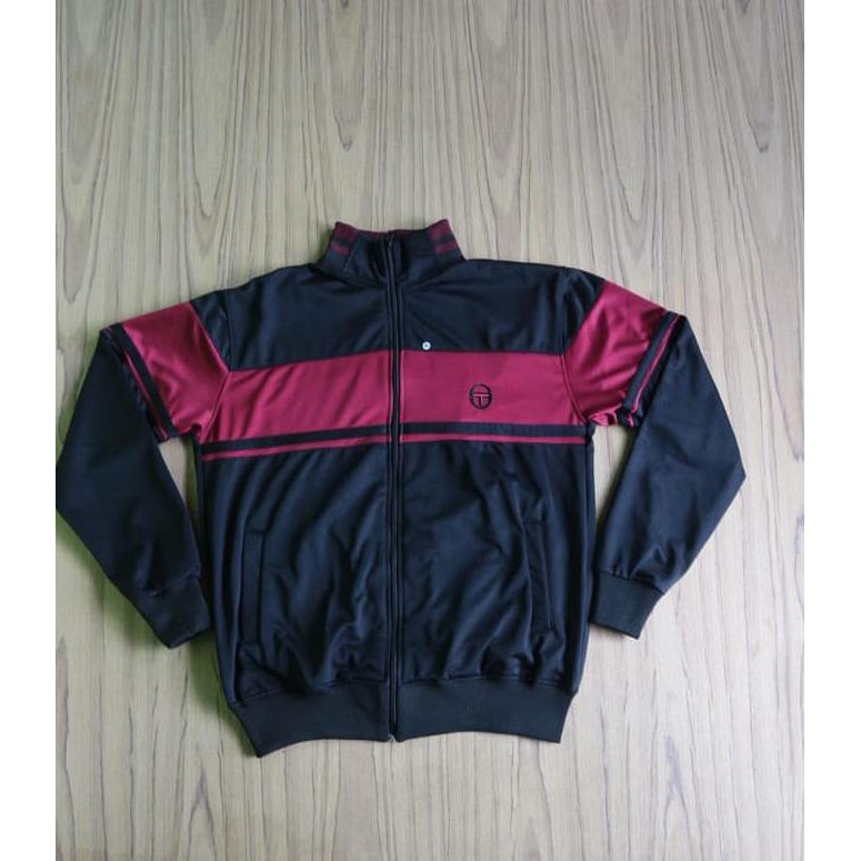JAKET TRACKTOP ST DAMARINO HITAM MAROON