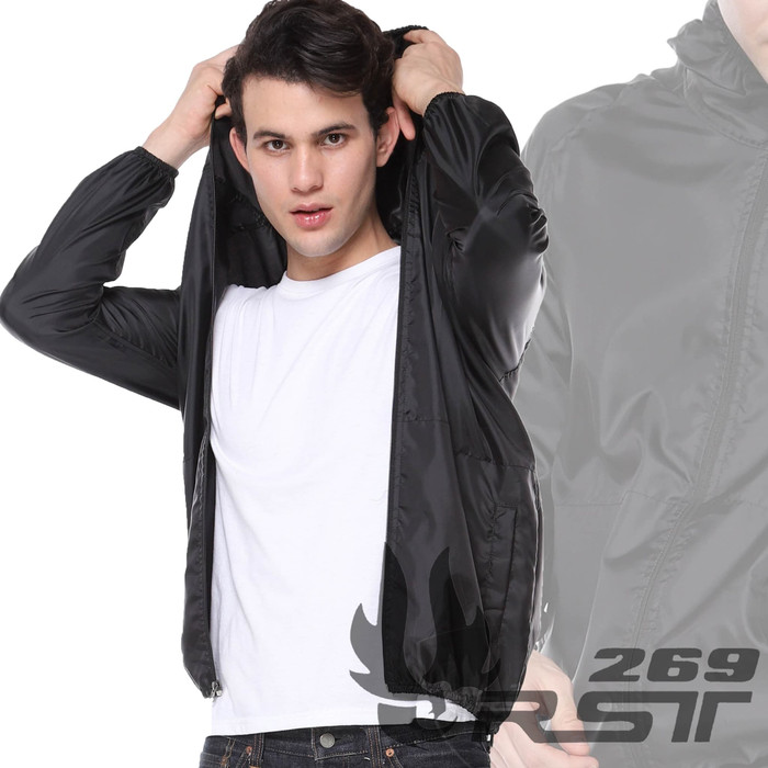 Jaket Anti UV Tahan Air Windproof Coat Running/Hiking/Sepeda - Hitam