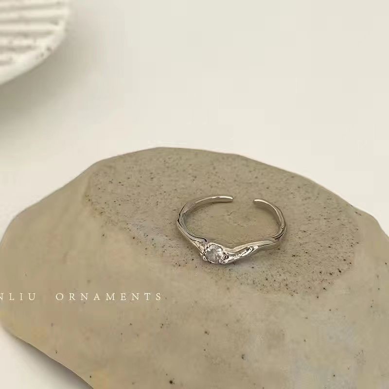 Jepang dan Korea ins gaya dingin silver hollow geometris cincin wanita retro mikro bertatahkan zirco