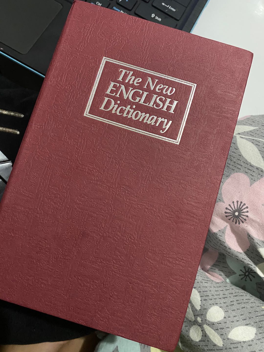 [cod] Kotak Penyimpanan Rahasia / Brangkas Buku