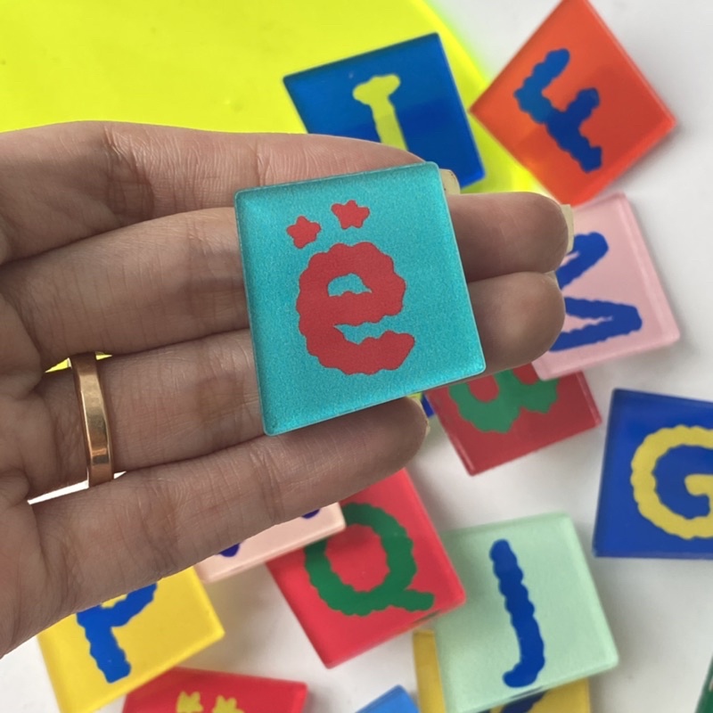 Alphabet Akrilik PIN by Yeele