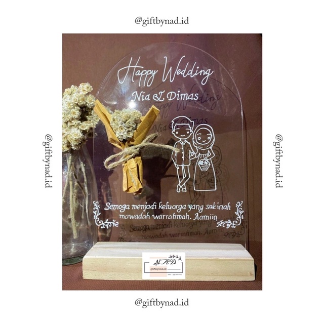 

Akrilik / Kado wisuda / Kado ultah / Kado wedding / kado murah