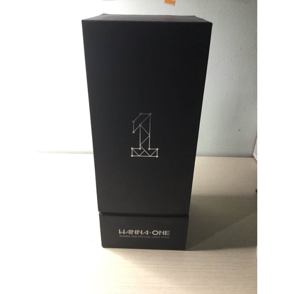 NABLE BONG / WANNA ONE LIGHTSTICK PRELOVED