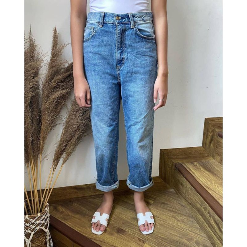 GU BY UNIQLO straight jeans (model lurus)