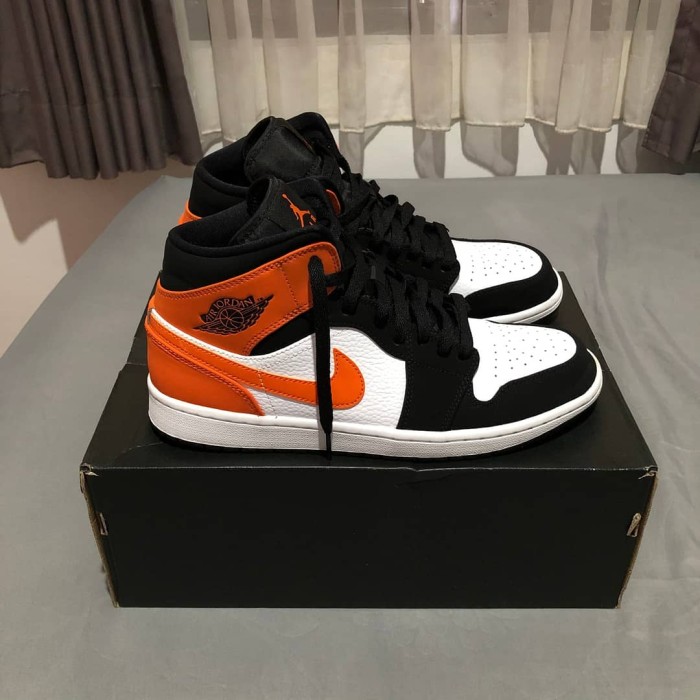 Air Jordan 1 Mid Shattered