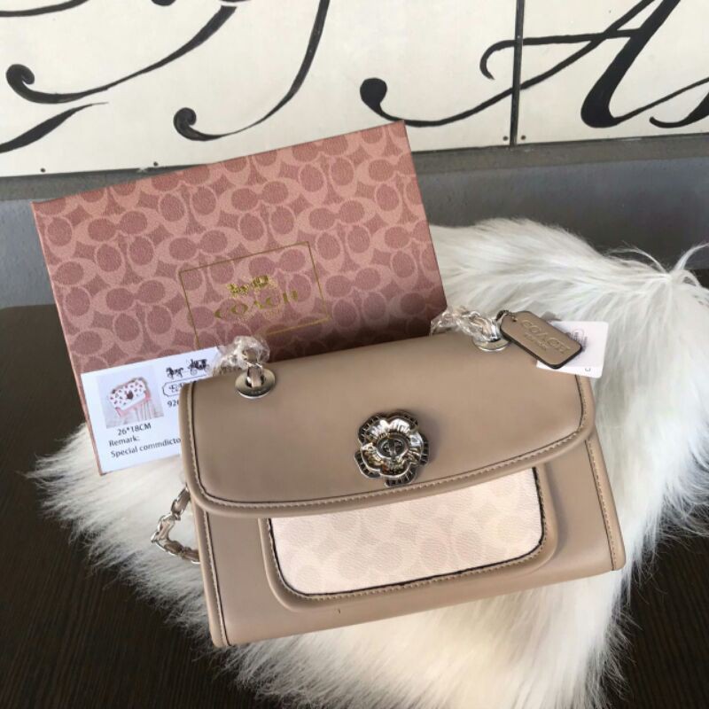 

COACH PARKER FREE BOX