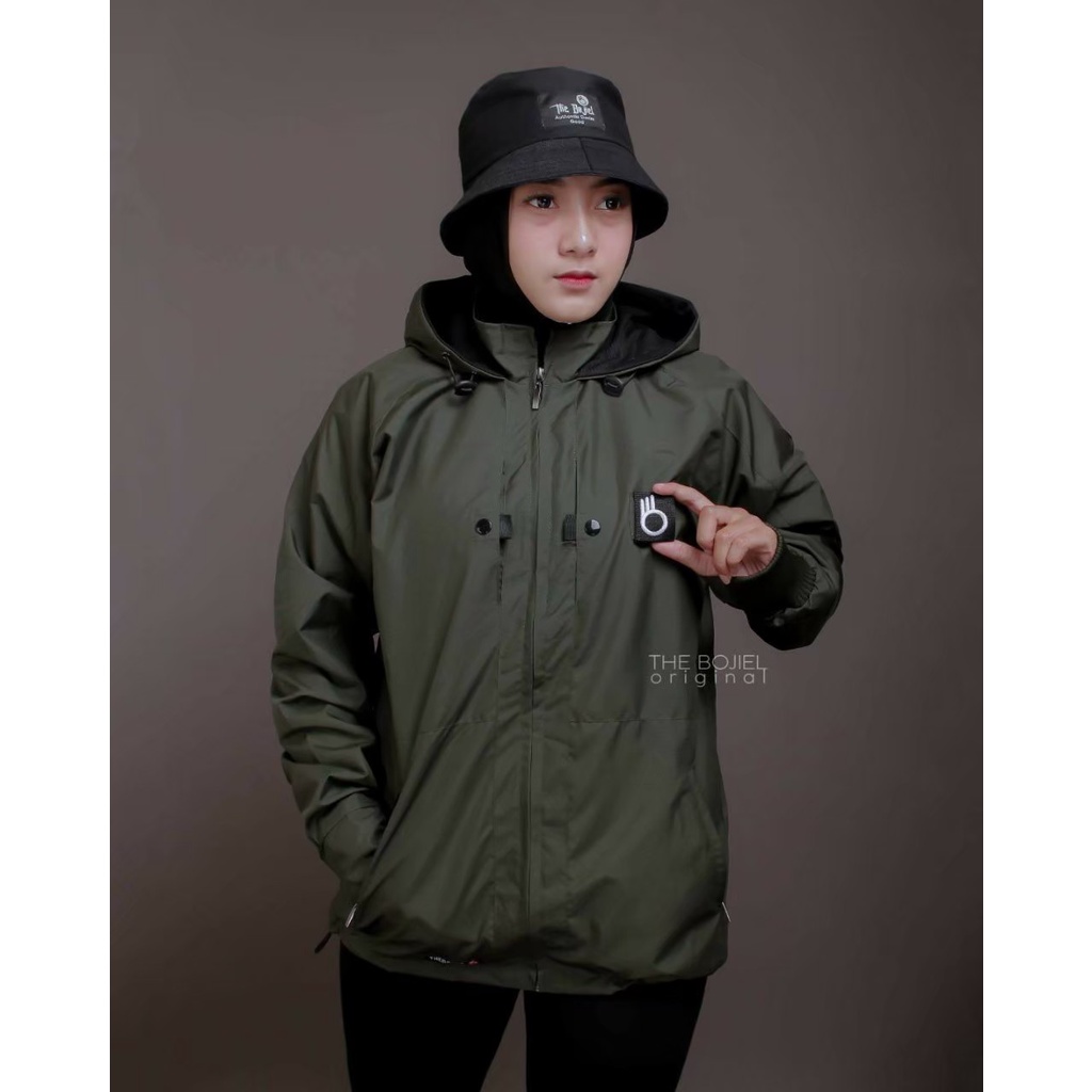 JAKET PARASUT PRIA WANITA WATERPROOF MODEL HOODIE OUTDOOR JAKET COUPLE DISTRO TERBARU KEREN ORIGINAL THE BOJIEL JAKET OUTDOOR PRIA/WANITA - JAKET CASSUAL - JAKET HIKING/M L XL