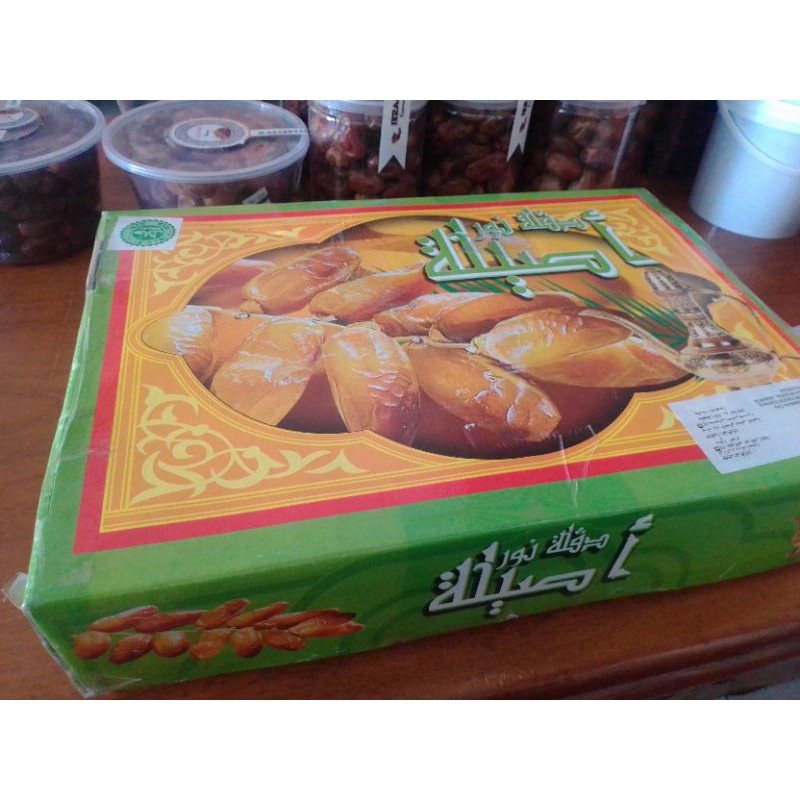 

KURMA TUNIS TANGKAI KILOAN