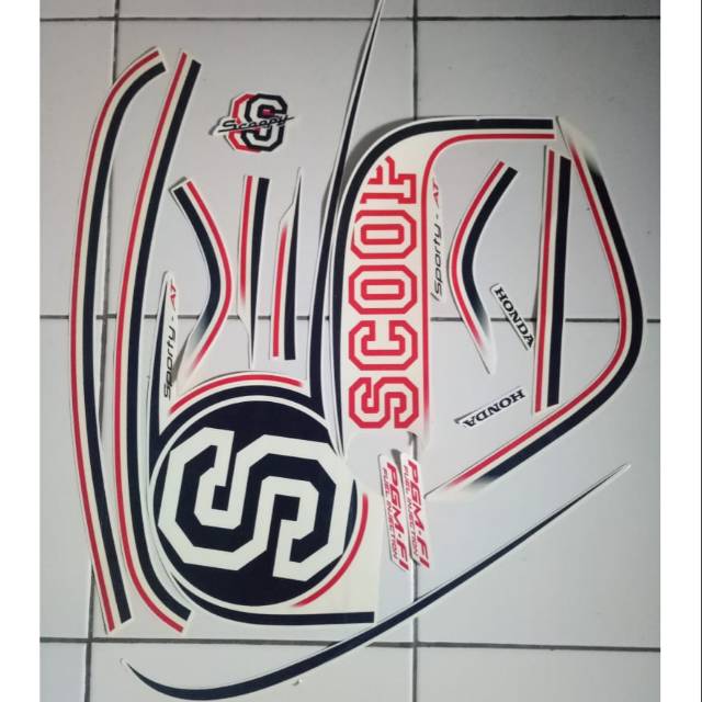 Stiker striping Honda Scoopy sporty 2014 putih