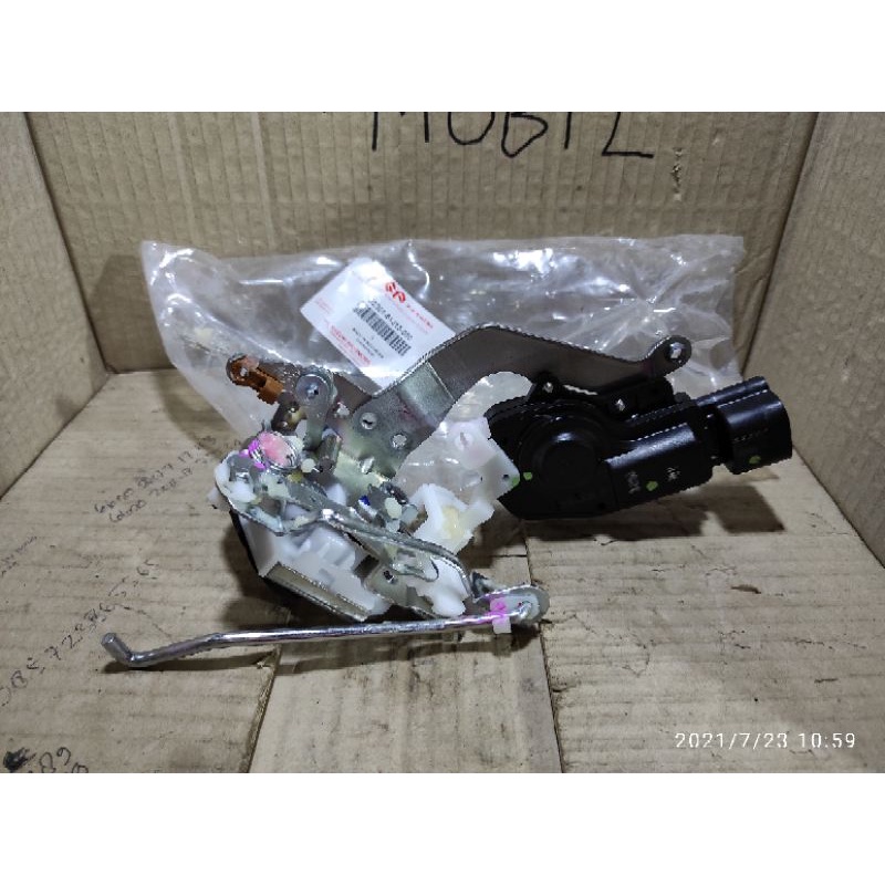 Door lock pintu belakang Apv arena Original