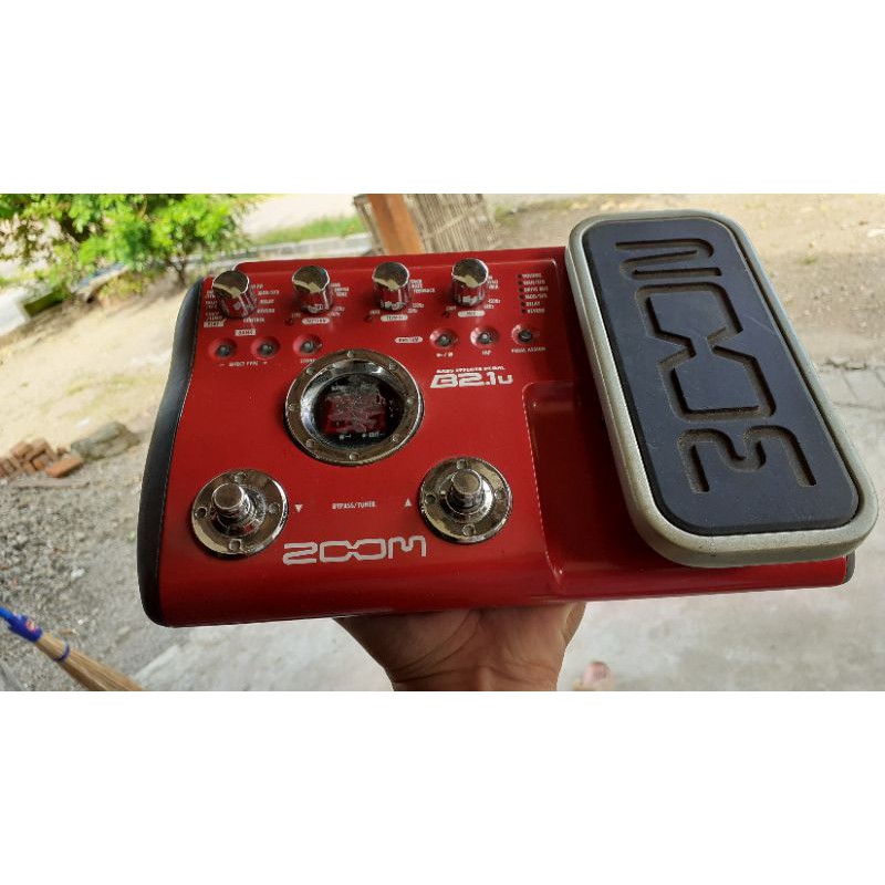 Efek gitar bass Zoom B2.1U