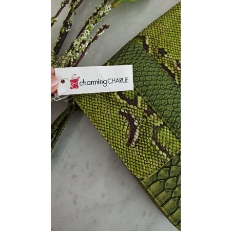 GREEN SNAKE SKIN LEATHER POUCH (Tas pesta / clutch wanita bahan kulit sintesis motif kulit ular)