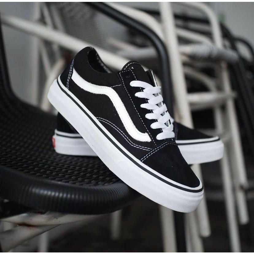 Jual VANS OLD SKOOL CLASSIC BLACK WHITE ORIGINAL 100% | VANS OLD SKOOL ...