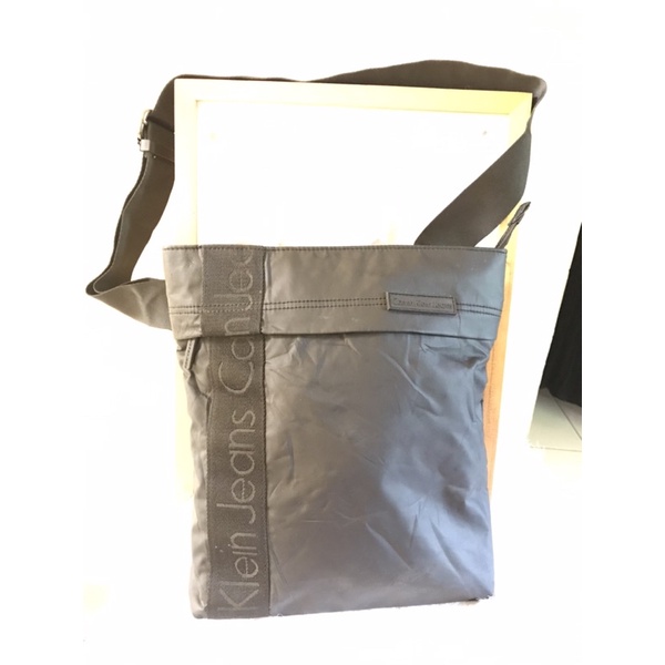 (PRELOVED) Tas Sling Calvin Klein Jeans