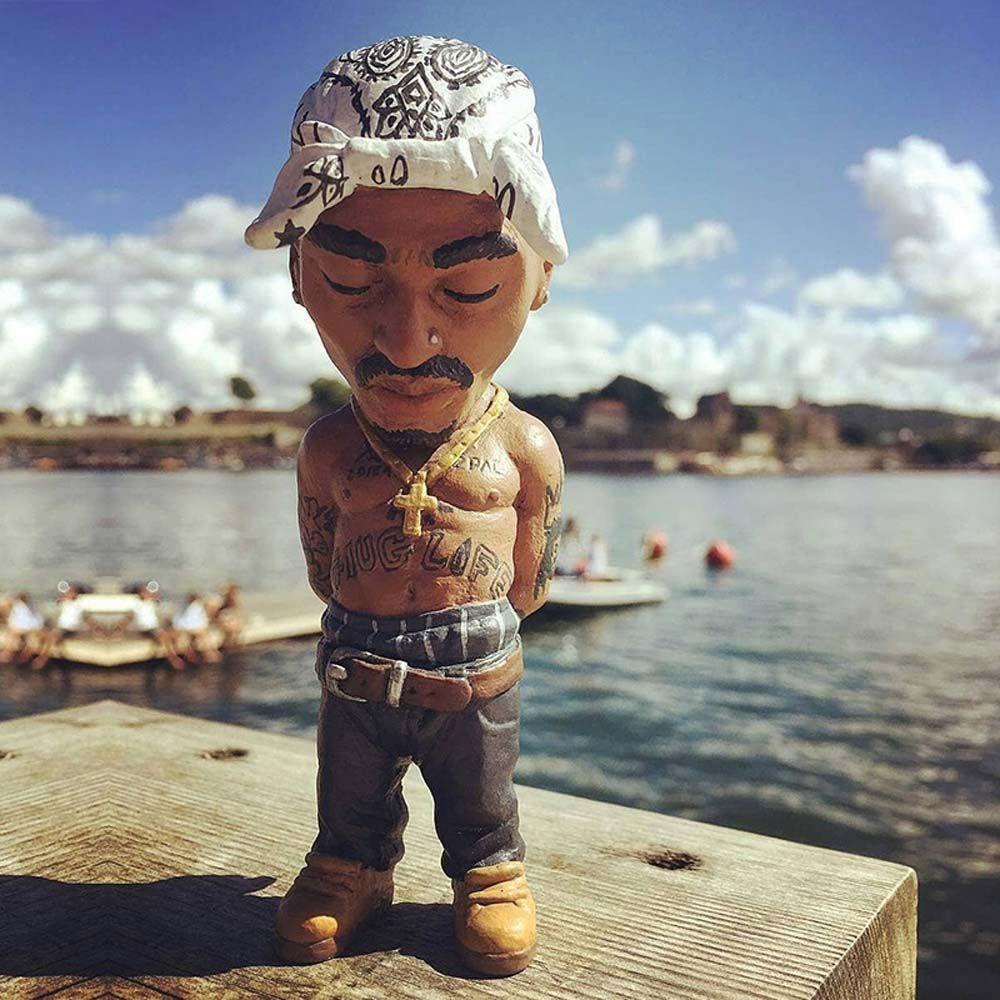 Agustin 2pac Tupac Figure Miniatur Model Kartun Figuals Dekorasi Desktop Model Mainan Aksesoris Interior Mobil Car Ornament