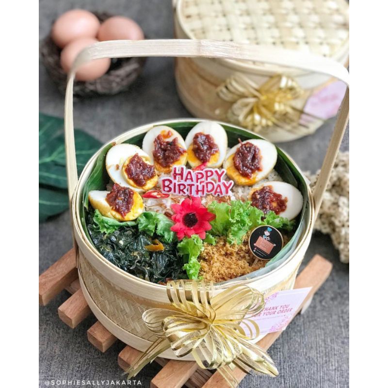 

Nasi Besek Ulang Tahun