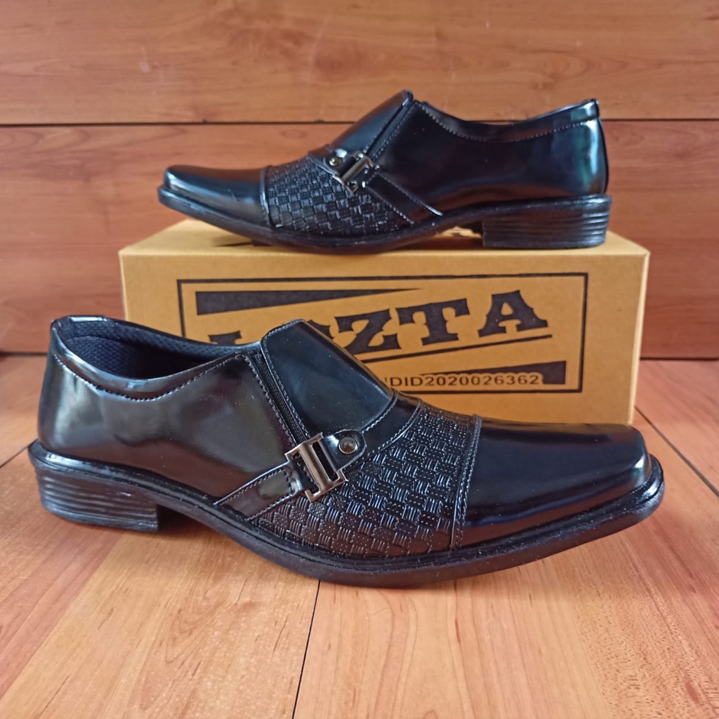 Sepatu Pantofel Fantofel Pria Dewasa untuk Kerja Kantoran Wisuda Bahan Synthetic Leather / Sepatu Laki-Laki Resmi Formal Warna Hitam Murah Elegan