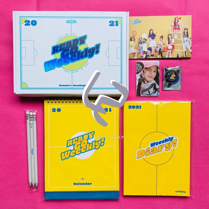 WEEEKLY - 2021 Season’s Greetings “READY GO WEEEKLY” (Photocard Postcard Calendar Diary Keyring)