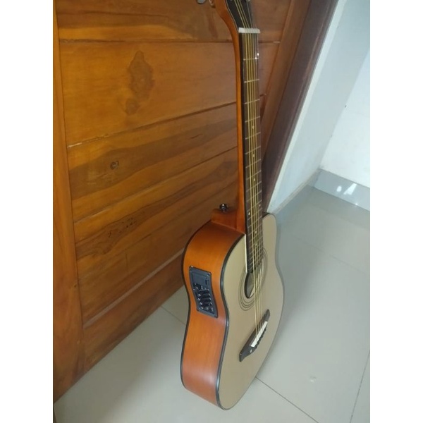 gitar Cort 3/4 isi spul