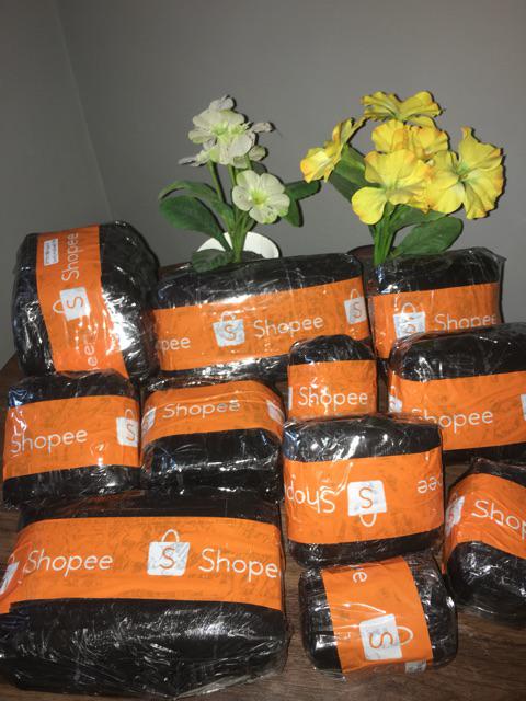 Kain Furing Puring Spunbond Tipis 40 Gsm, Ukuran 160 Cm Hitam & Putih