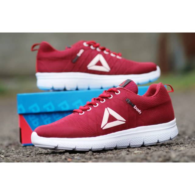 Sepatu reebok terbaru merah