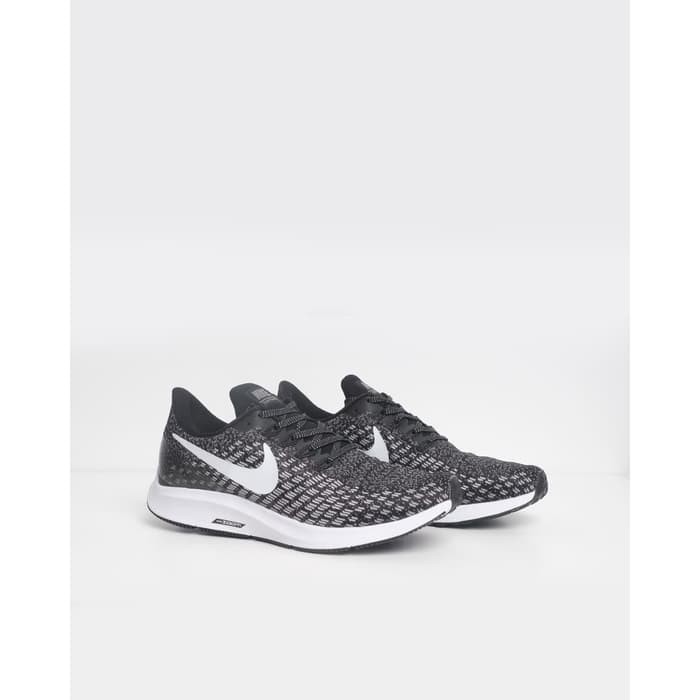 pegasus 35 black white
