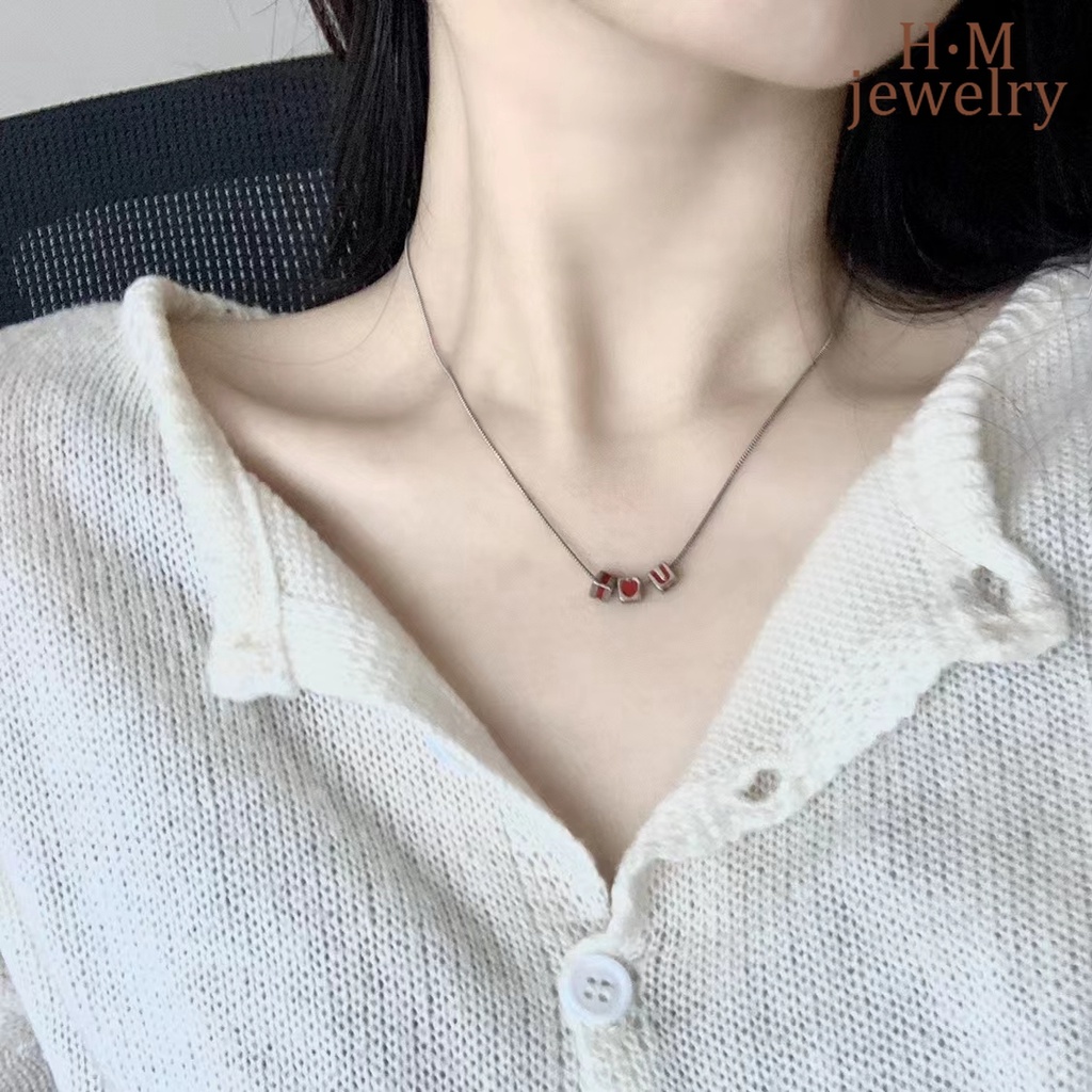 Kalung Rantai Dengan Liontin Kubus Motif Tulisan I Love U Gaya Vintage Untuk Wanita