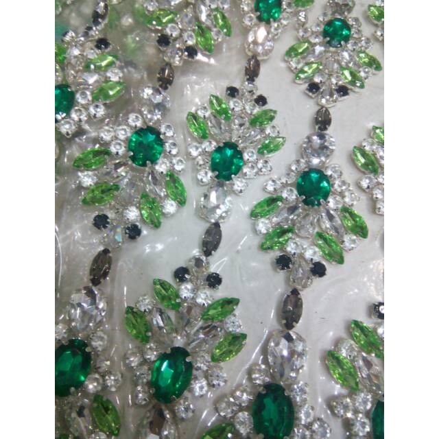 SWAROVSKI CANGKANG BROACH GRADE A HIJAU DAUN