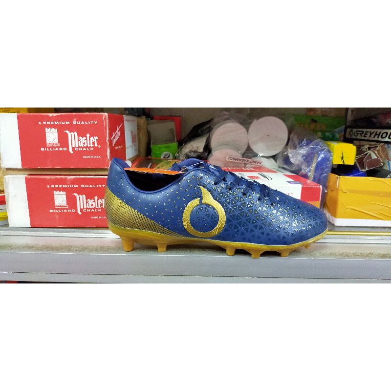 Sepatu Bola ortuseight medians fg