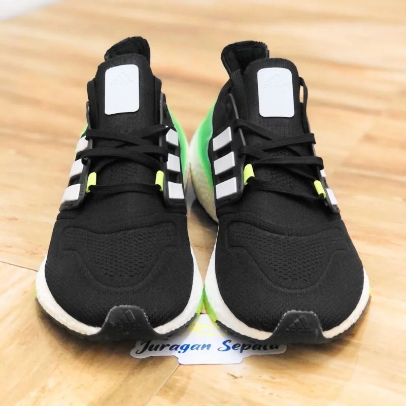 Adidas Ultraboost 22 &quot;Black White Green&quot;