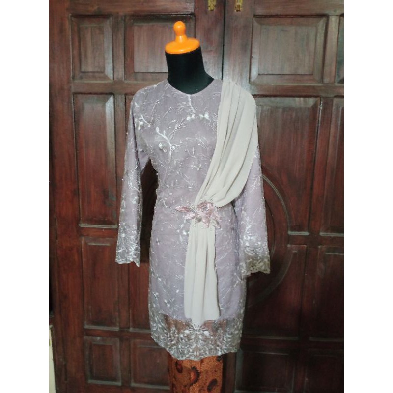 Atasan Kebaya tunik selempang motif bordir