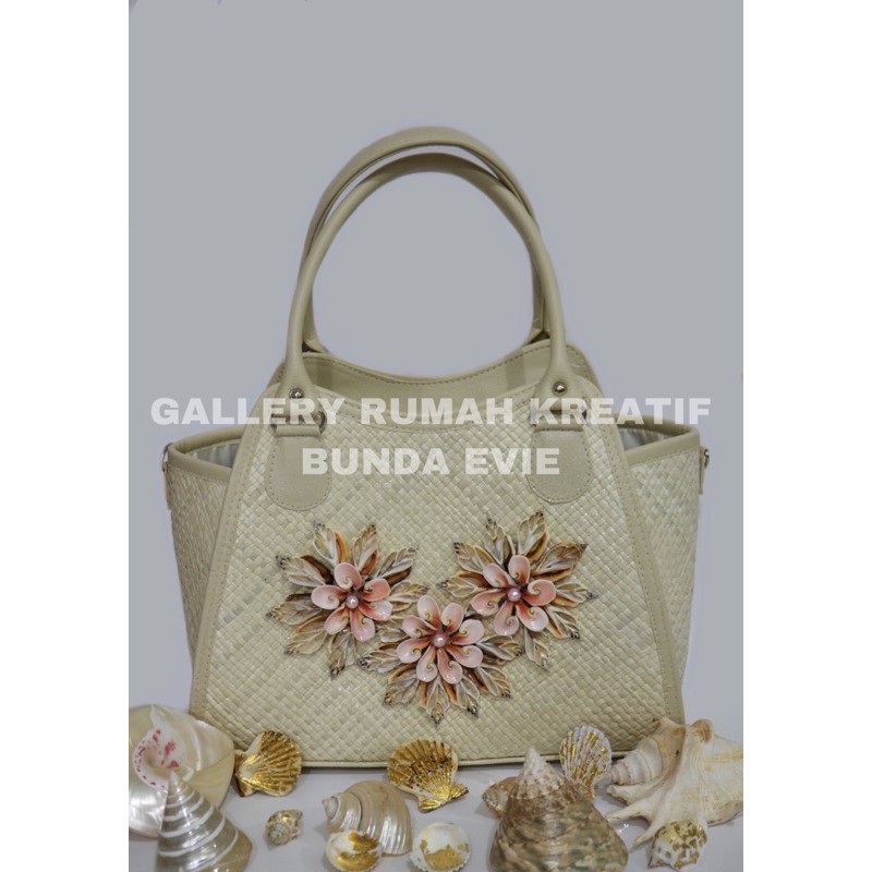 TAS PANDAN HIAS KERANG (SEASHELLh)