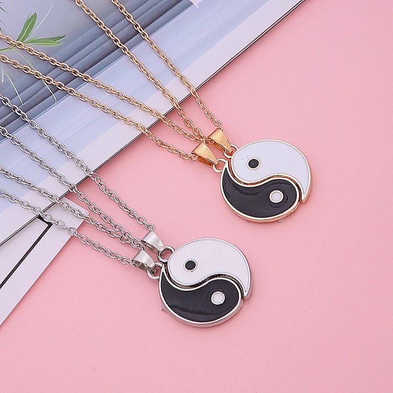 1 Pasang Kalung Liontin Puzzle Peta Tai Chi Bagua Yin Yang Gaya China Vintage Untuk Pasangan