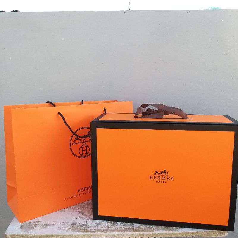 

Paket HERM*S BOX PAPERBAG