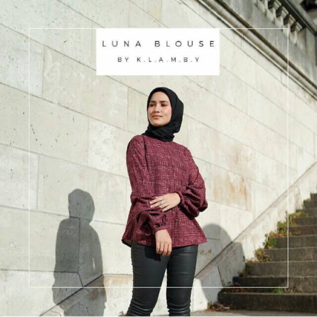 Luna Blouse Wearing Klamby